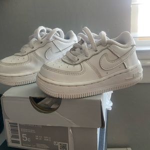 Used White Nike Air Forces size 5c